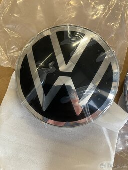 VW Golf 8 znak do masky Logo NOvY 5H0853601H - 2