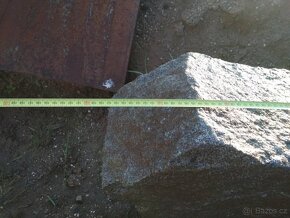 žulové sloupky - 2