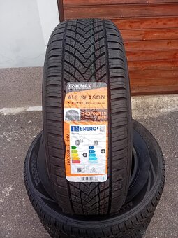 Celoroční pneu 205/65/R15 - 2