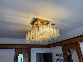 Skleněný lustr - 2