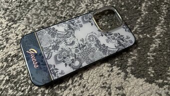 Kryt Guess na iPhone 14 PRO MAX - černobílý - 2