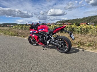 Honda CBR 650r - 2