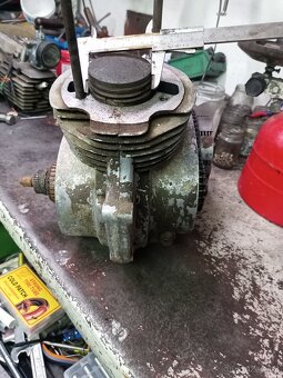 Jawa 250 kývačka , pérák - 2