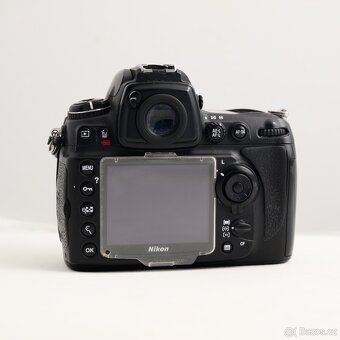 Nikon D700 + originalni battery grip - 2