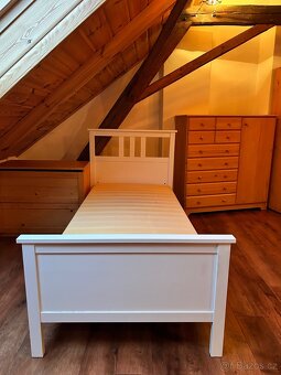 Postel bílé barvy - 2