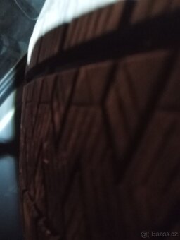 Zimní pneu 235/60/18 - 2