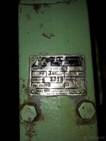 Elektromotor s převodovkou - 2