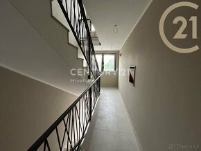 Prodej bytu 2+kk (36 m2) s balkonem, pouhých 300 metrů od mo - 2