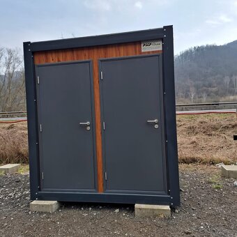 Obytný kontejner o rozměru 2,4 x 2,4 m včetně WC - 2