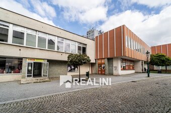 Na prodej obchodní prostor o velikosti 832m2 v centru Karvin - 2