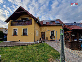 Prodej rodinného domu, 5+1 a 1+kk, 300 m², Pištín - 2