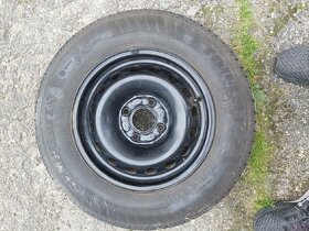 Gumy na disku Renault 4ks, 175 70 13 - 2