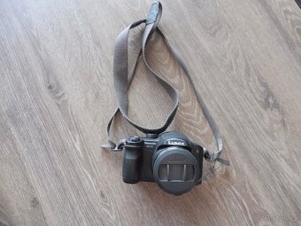 Panasonic Lumix DMC-FZ7 - 2