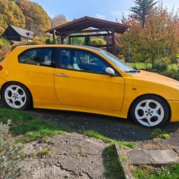 Alfa Romeo147 - 2