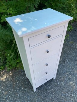 Komoda IKEA Hemnes s 5 zásuvkami - bíl. mořidlo - 2