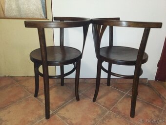 Polokřesla Thonet-vějíře. - 2