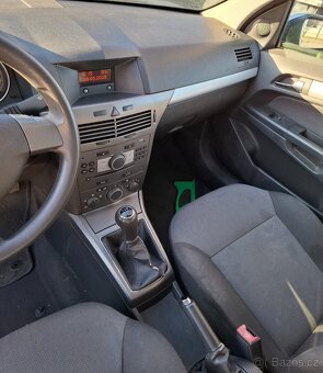 Opel Astra 1.4 benzín - 2