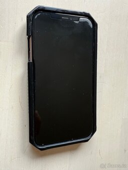 iPhone 11 64 GB - 2