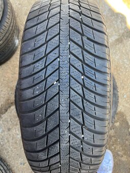 Celoroční pneu Nexen 4-seasons 225/60 R17 - 2