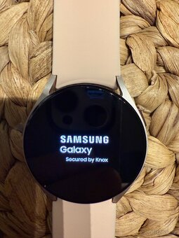 Samsung Galaxy watch 5 zlaté, 41mm - 2