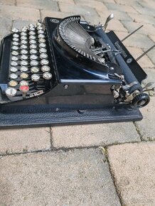 Psací stroj Remington - 2