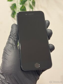 iPhone SE (2022) 64GB černý - 99% baterie, DPH - 2