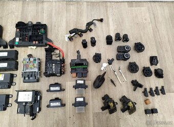 Opel Insignia 2.0 CDTI řídící jednotky,moduly, snímače - 2