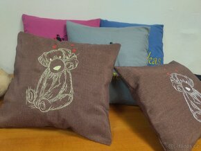 Zakázková výroba polštářků s výšivkou - 2