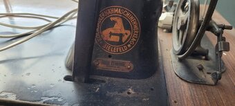 Vyšívací šicí stroj Adler s elektromotorem - 2