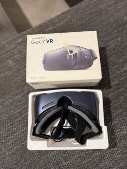 Virtuální brýle Samsung + ovladač + sluchátka - 2