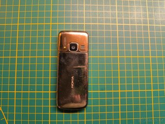 Nokia 6700 classic Gold - 2