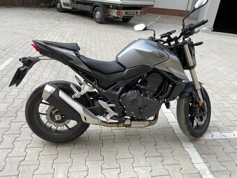 Honda CB750 Hornet - 2