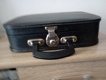 Prodám B Klarinet  luxus  Special. Amati - 2