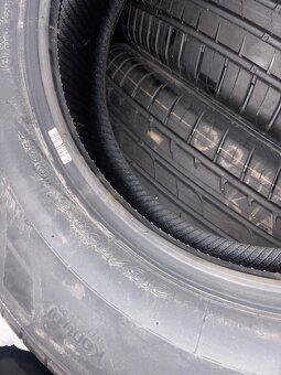 Pneu 215/70 R16 - 2