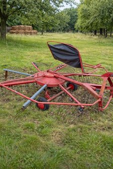 Nahrabovač sena nesený 2,5m - 2