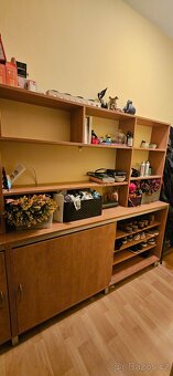 Botník s policemi - SPĚCHÁ - 2