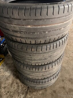 Nokian 225/45/ R17 - 2