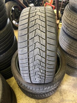 Zimni sada 245/35 R20 DOT 26/25 - 2