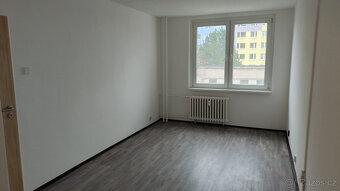 Dvoupokojový byt po čerstvé rekonstrukci k pronájmu - 2