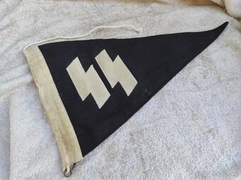 Německá vlaječka/praporek SS Berlin,24 x 41 cm - 2