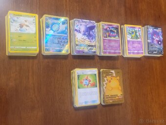 Kartičky Pokémon 379 ks. - 2