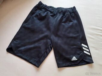 Prodám dětské šortky zn. ADIDAS, vel. 13-14 let. - 2