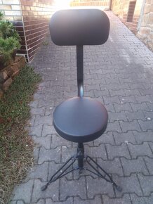 Světlo,židlička,mikrofon - 2