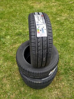 195/55 R15 85H Yokohama BluEarth-ES ES32 - 2