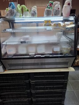 Dobrý den prodám gastro vitrínu a dvě lednice - 2