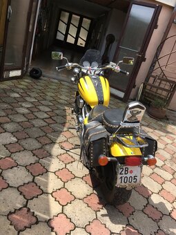 Honda VF 750 Magna - 2