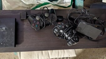 Sony Playstation 2. plus Hry - 2