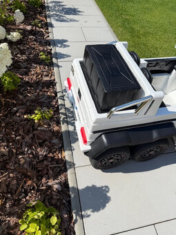 Elektrické autíčko Mercedes-Benz G63 6x6 motor 6x45W 110kg - 2