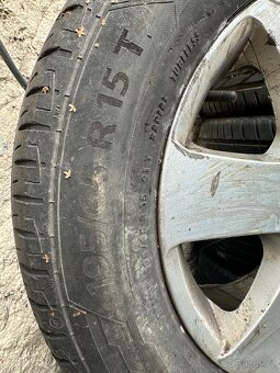 Letni pneu, kola 195/65/15 orig. Škoda. - 2