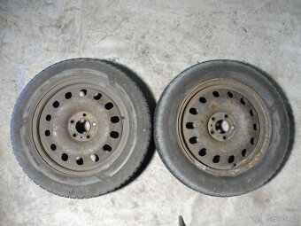 Prodám 2  orig.16" plech. kola + zimní pneu. PEUGEOT 407 - 2